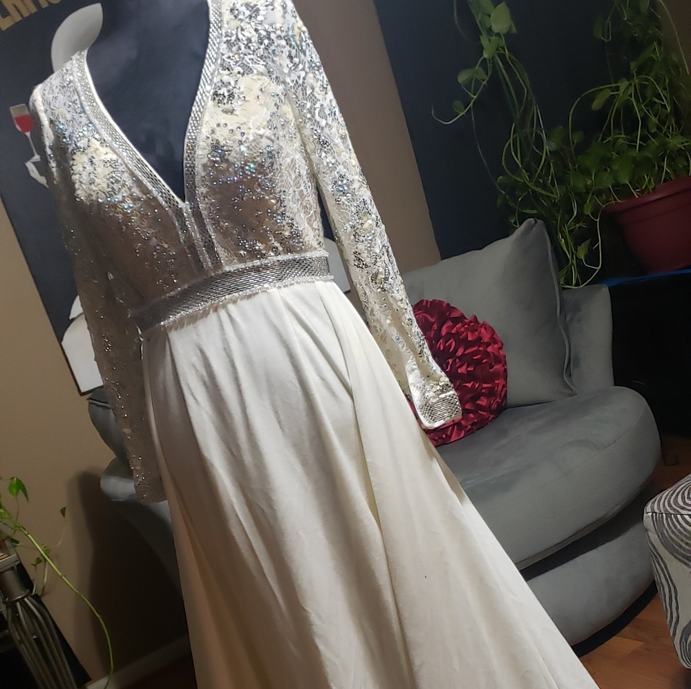 Johnathan Kayne Wedding/Pageant Gown Size 12